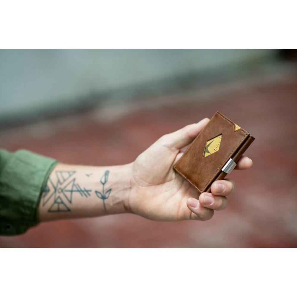 Exentri Tri-Fold Multiwallet - Hazelnut